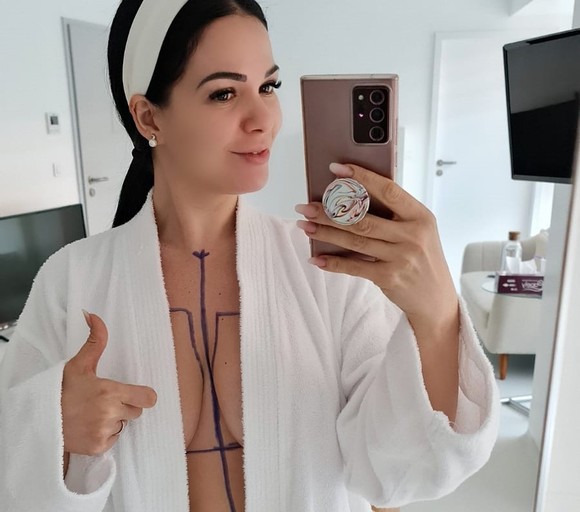 Deea Maxer și-a operat sânii, după a doua naștere: „Am un implant de top, de 450 ml”
