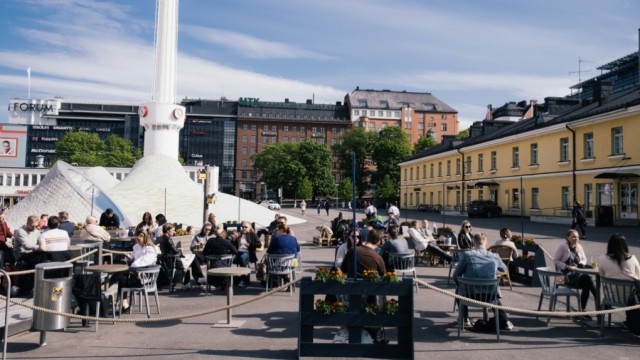 Coronavirus: Finlanda redeschide localurile cu acces limitat după o scădere a incidenţei de COVID-19