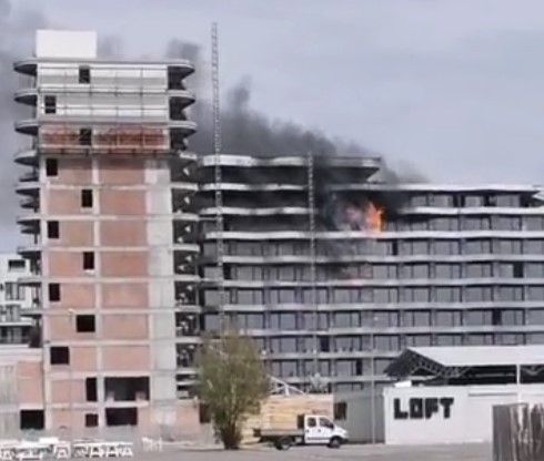 INCENDIU în Mamaia Nord. 4 AUTOSPECIALE au intervenit