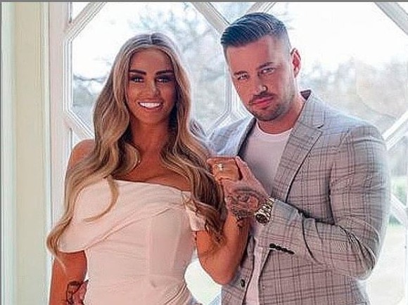 Katie Price s-a logodit a șaptea oară. Cine e alesul
