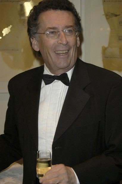 Lui Robert Powell, actorul care a jucat în filmul „Iisus din Nazareth“, îi place berea şi nu poate trăi fără Google Maps