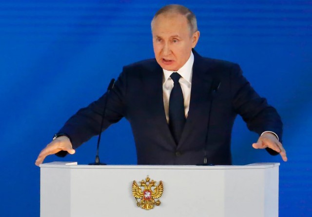 Vladimir Putin transmite Occidentului să nu „treacă linia roşie“ în relaţiile cu Rusia