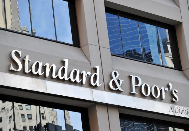 Standard & Poor's modifică ratingul României de la „negativ“ la „stabil“