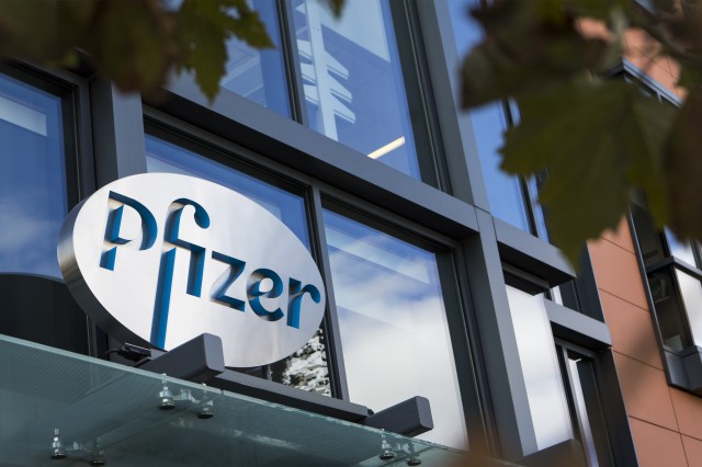 Pfizer estimează că va câştiga 33,5 miliarde de dolari în acest an din vânzarea de vaccinuri anti-Covid