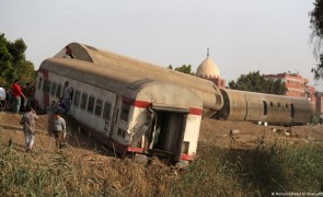 Accident FEROVIAR în Egipt: Sunt peste 100 de răniți