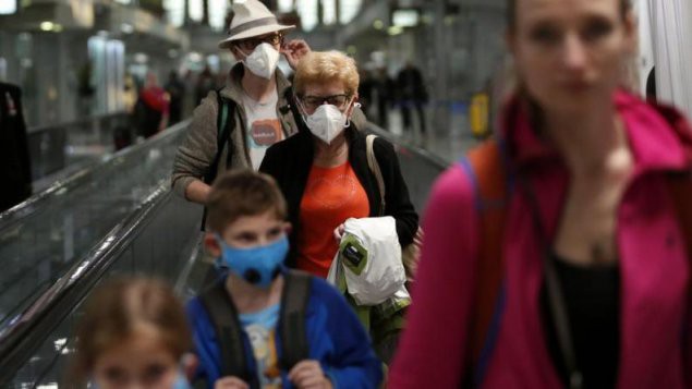 Statele Unite elimină masca în aer liber pentru vaccinați
