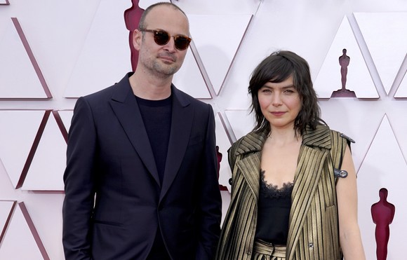 Cine a creat ținuta pentru prima apariție românească pe covorul roșu de la Oscar