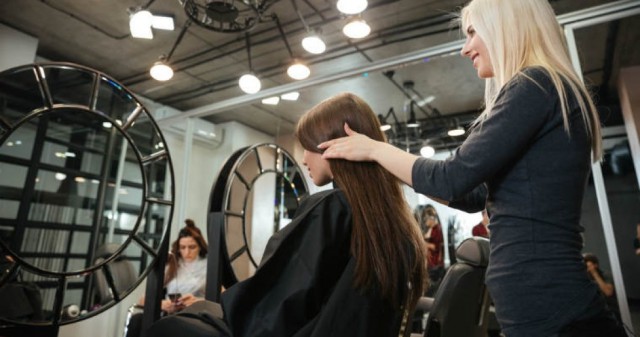Industria de beauty din România solicită simplificarea legislaţiei şi stoparea concurenţei neloiale