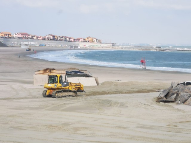 OPERATORII de pe litoral și-au luat în primire sectoarele de plajă IGIENIZATE