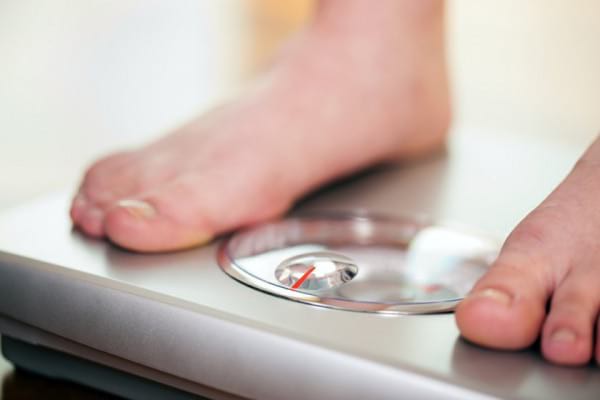 Problemele cu greutatea cauzate de glanda tiroidă