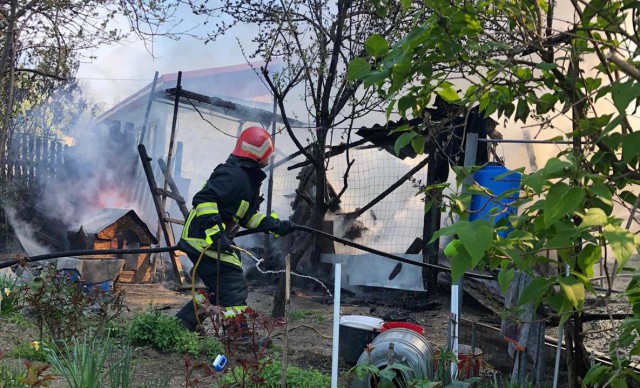 O GOSPODĂRIE din localitatea Mineri a luat FOC