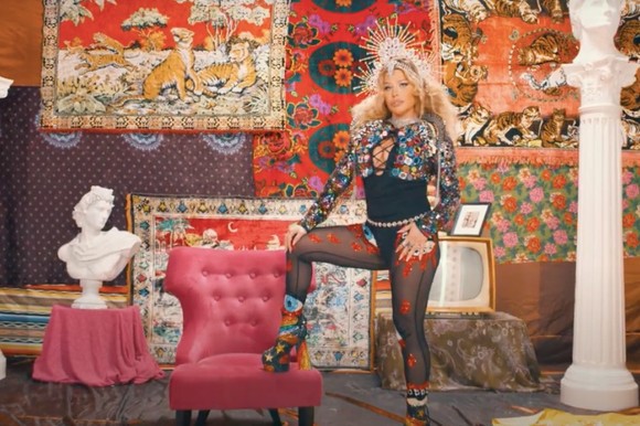 Loredana, în topuri după ce a lansat o piesă cu maneliştii Salam, Jador și Vali Vijelie