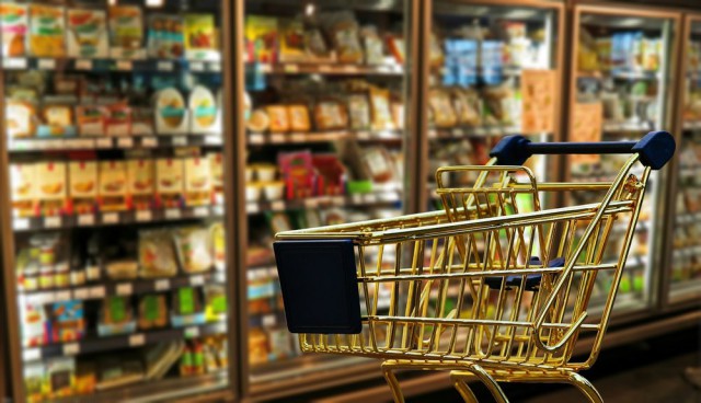 Românii plătesc diferit alimentele, în funcţie de oraş. Care este cel mai scump oraş din România