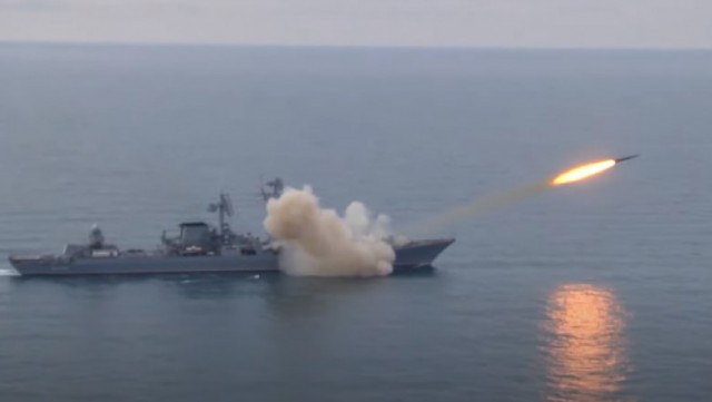 Rusia a lansat în premieră o rachetă antinavă supersonică în Marea Neagră
