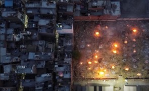 India este aproape de DEZASTRU: Un nou RECORD MONDIAL de cazuri, aproape 350.000, în numai 24 de ore