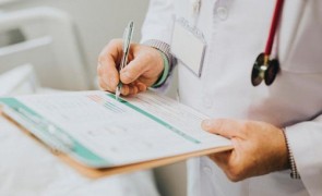 Medicii de familie vor primi câte 15 doze de vaccin pe zi