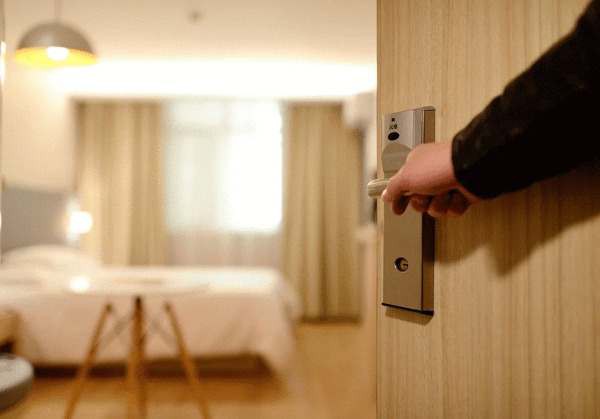 ANAT: Număr dublu de turişti anul acesta în hotelurile şi pensiunile din România, de Paşti şi 1 Mai