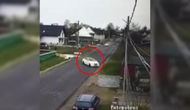 Un şofer beat a scăpat ca prin minune, după ce a provocat un accident rutier. VIDEO