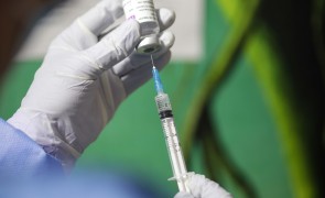 Caz ȘOCANT: O femeie şi-a răpit copiii pentru a nu fi vaccinaţi