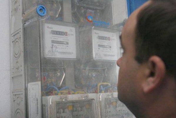 Lovitură pentru români în plină criză - O nouă taxă, pe langă factura la energie 