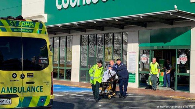 Noua Zeelandă: Patru oameni înjunghiaţi într-un supermarket. Trei dintre victime sunt în stare gravă
