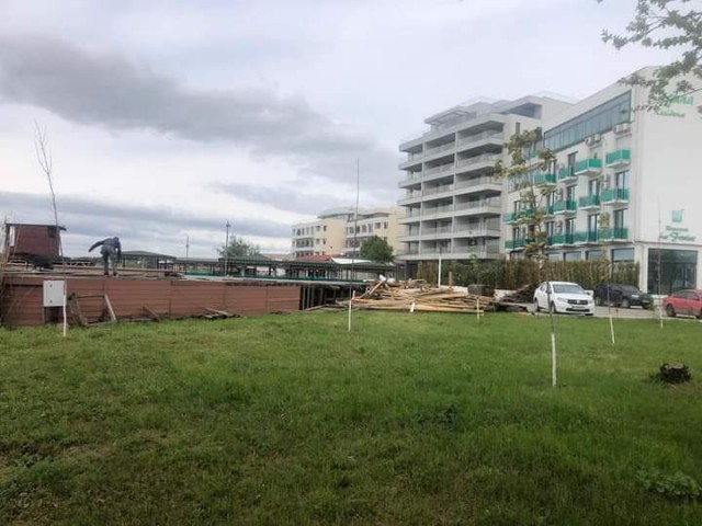 Încă un PONTON ilegal din Mamaia se DEMOLEAZĂ! VIDEO
