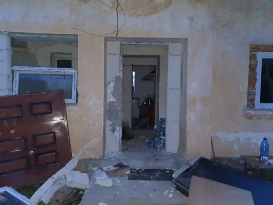 Călugării RĂNIȚI în urma EXPLOZIEI de lângă Tichilești, TRANSPORTAȚI în GERMANIA