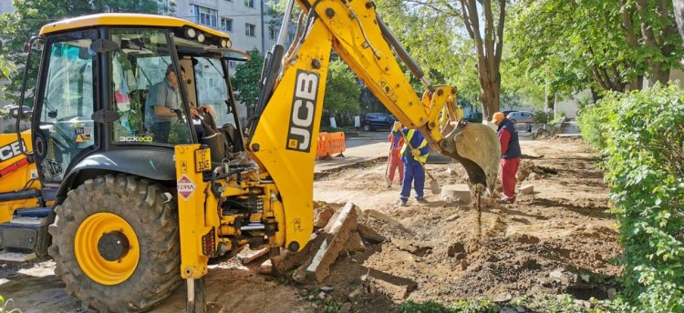 Lucrările de reabilitare a tramei stradale se extind în zonele rezidențiale