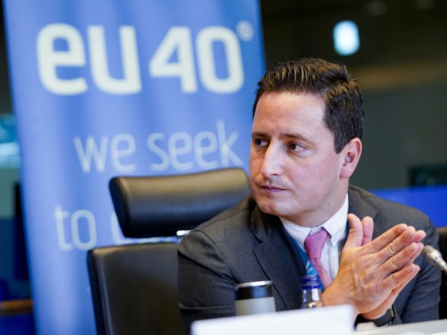 Europarlamentarul Nicu Ştefănuţă a sesizat Comisia Europeană în legătură cu ursul împuşcat