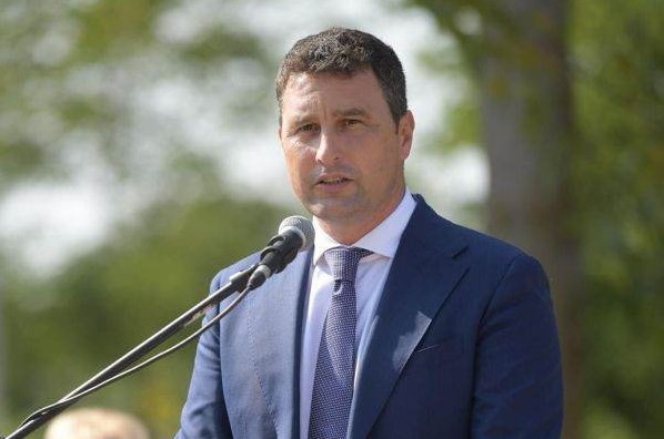 Măsuri după uciderea ursului Arthur: turiștii străini NU vor mai putea vâna în România. Trofeul rămâne în țară