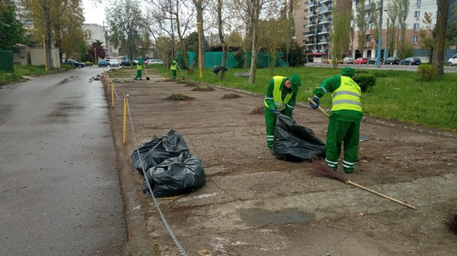 Acţiune de IGIENIZARE în MAMAIA, pentru SEZONUL ESTIVAL