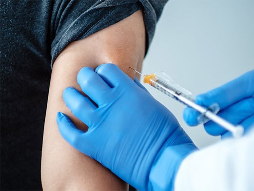 Italia: Tânăra căreia i-au fost administrate mai multe doze de vaccin Pfizer a primit 4 doze, nu 6