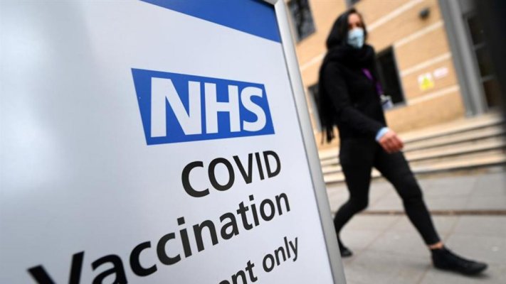 Coronavirus: Britanicii de peste 50 de ani vor primi a treia doză a unui vaccin anti-COVID-19 la toamnă