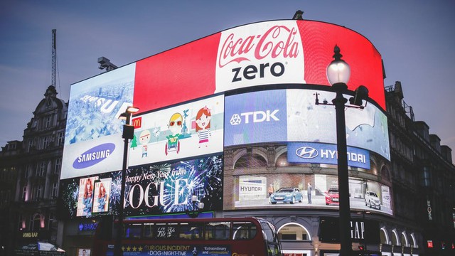 Piaţa globală de publicitate va ajunge la aproximativ 270 de miliarde de dolari, până în 2026