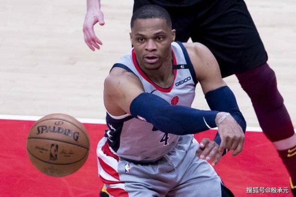 Baschet - NBA: Russell Westbrook a doborât recordul istoric de triple-duble reuşite