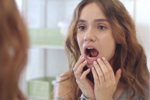 Studiu: Afecțiunile gingivale pot duce la hipertensiune arterială
