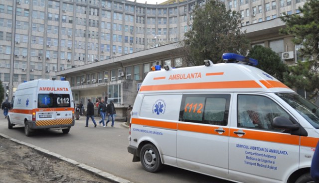 Accident de muncă la Biruința. Bărbat, CĂLCAT de mașina de GUNOI