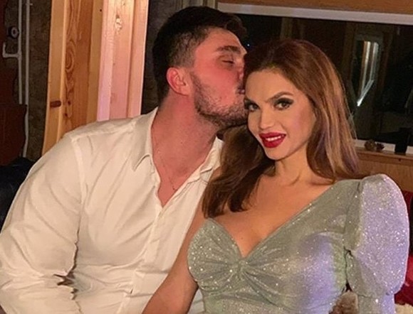 Cristina Spătar s-a despărțit de logodnicul tinerel. „Am luat o pauză!“