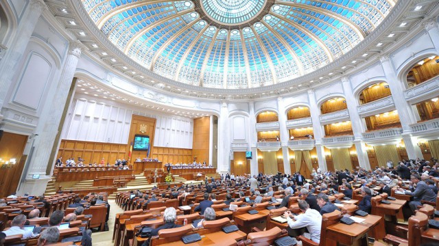 Cameră: Indemnizaţie lunară pentru copiii victimelor din motive etnice ale regimurilor 1940-1945