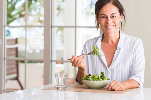 Dieta de slăbire la menopauză: alimente recomandate și exemple de meniu