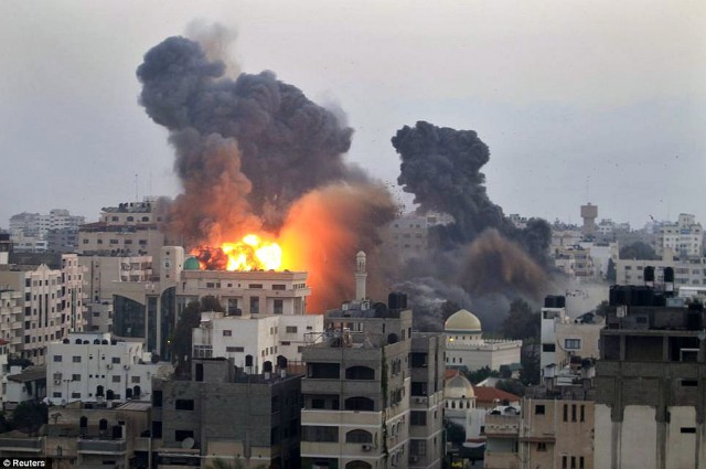 Cel puţin 72 de palestinieni au fost uciși în Fâşia Gaza!