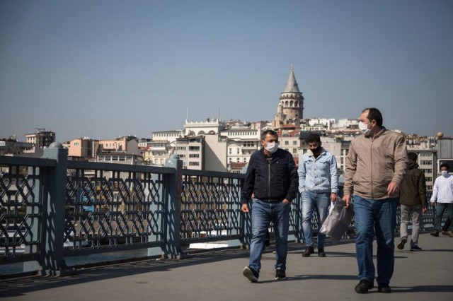 Coronavirus: Turcia va relaxa restricţiile în timpul zilei, interdicţiile de circulaţie nocturne şi în weekend, menţinute