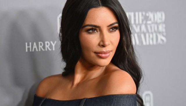 Kim Kardashian a cumpărat, în licitaţie, o costumaţie purtată de Janet Jackson în videoclipul If
