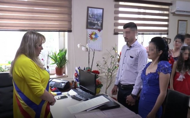 Primarul din Ion Corvin, ACUZAT că INSTIGĂ POPULAȚIA să NU poarte MASCĂ! VIDEO