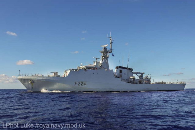 Flota rusă a comunicat că a început monitorizarea unei nave britanice care a intrat în Marea Neagră