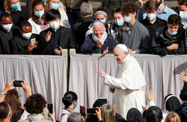 Papa Francisc, din nou faţă în faţă cu credincioşii după scăderea numărului de cazuri de coronavirus în Italia