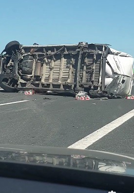 ACCIDENT RUTIER, o DUBĂ s-a RĂSTURNAT pe AUTOSTRADA A2