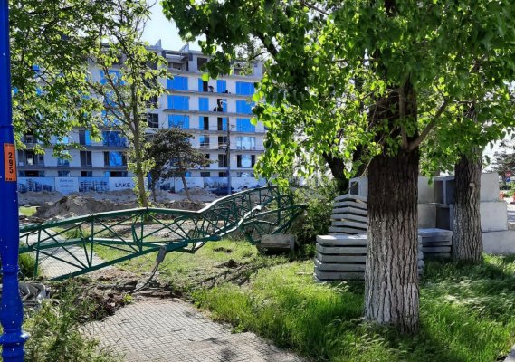 O macara de pe ȘANTIERUL afaceristului Dorinel TURCU s-a PRĂBUȘIT, în Mamaia. VIDEO