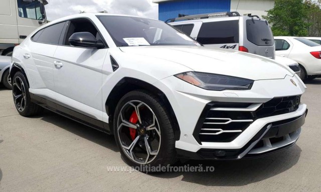 Un Lamborghini cu valoare de peste 1.300.000 lei, depistat într-un container din Portul Constanța