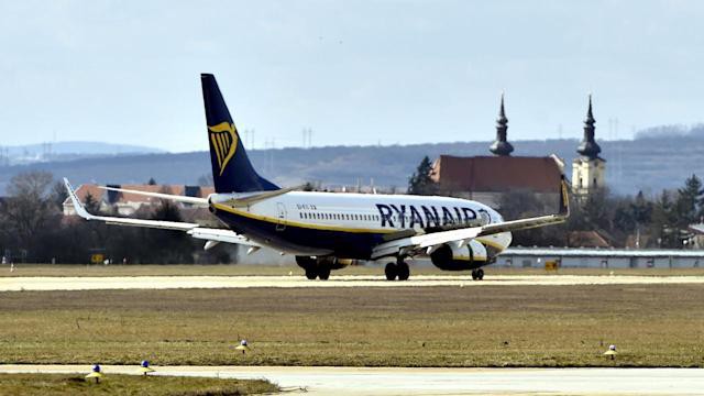 Un avion Ryan Air a fost deturnat, la Minsk, pentru a fi arestat un opozant al lui Lukasenko
